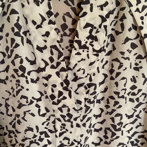 Theory Silk Sleeveless Blouse - Picture 3 of 4